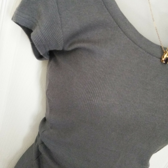 Gray Derek Heart short sleeve tee size small - Picture 3 of 4